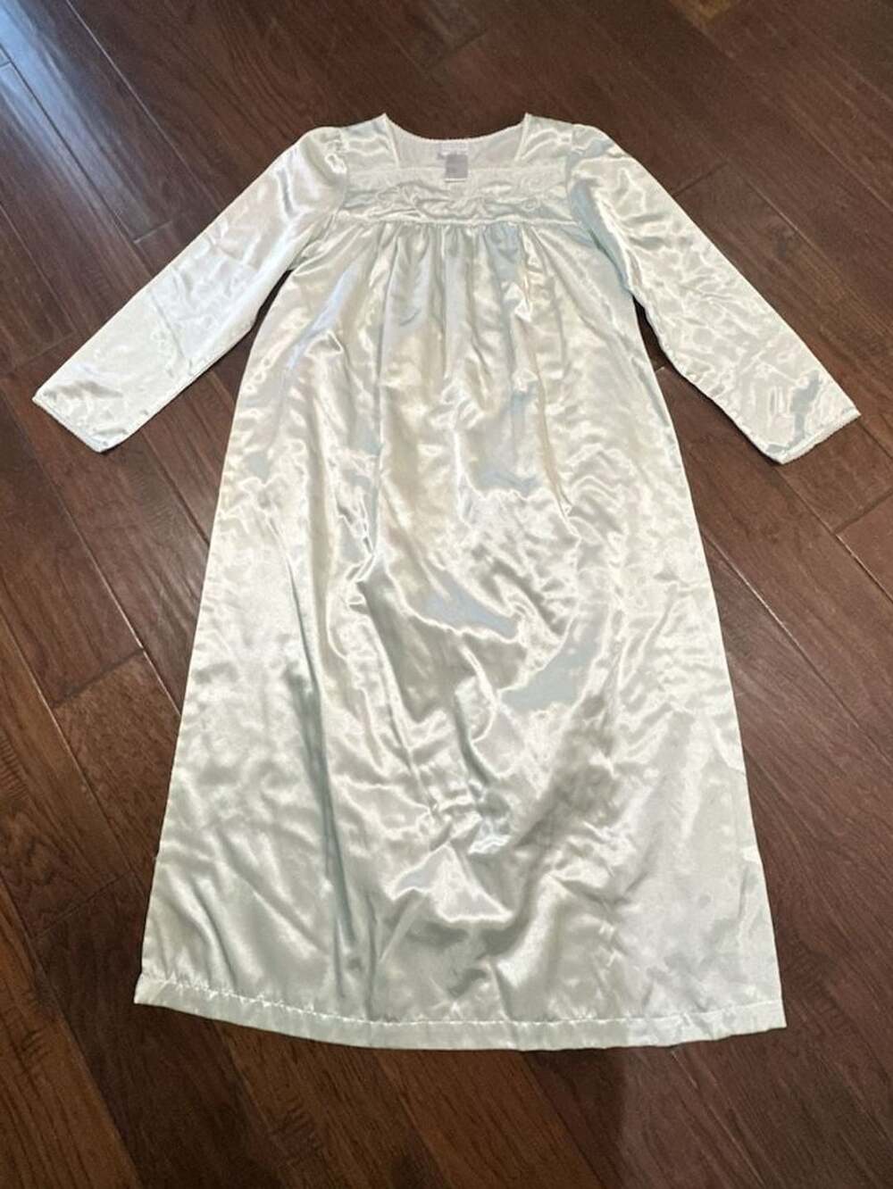 Heavenly Bodies Vintage Nightgown Size S/C Mint Green Long Sleeve Satin Floral L